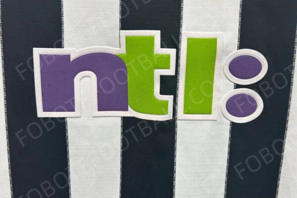 00/01 Newcastle Home Retro Football Jersey - Image 6